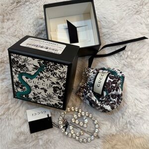 Gucci crystal silver hair accessory